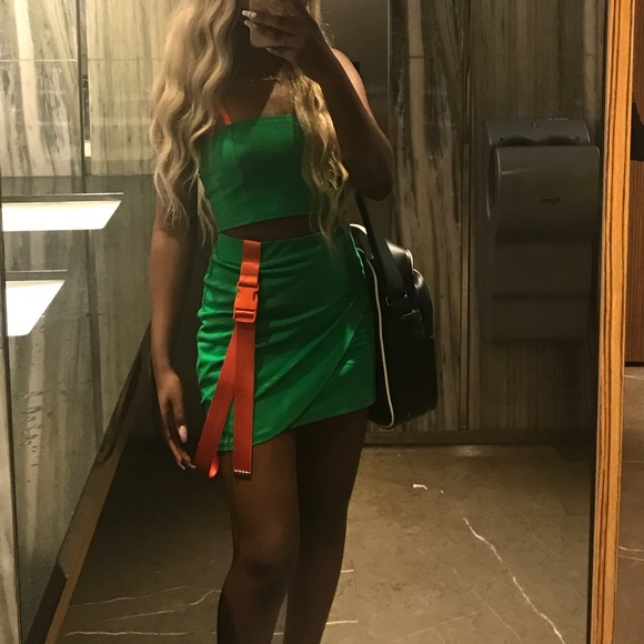 Two piece set - Picture 2 of 2